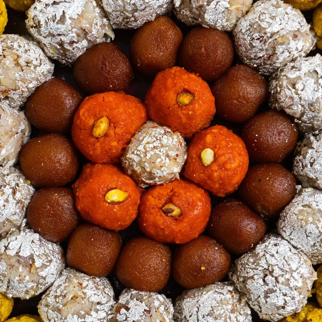 Mehndi Traditional Sweets Tray: A Celebration of Rich Flavors