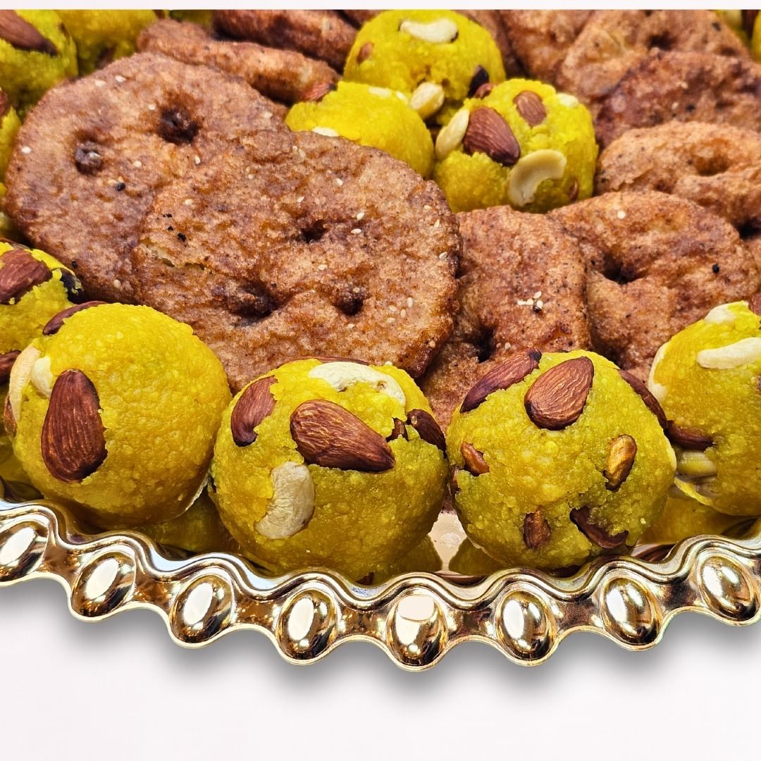 Sweet Perfection: Motichoor Laddu & Khoye Walay Andrasay