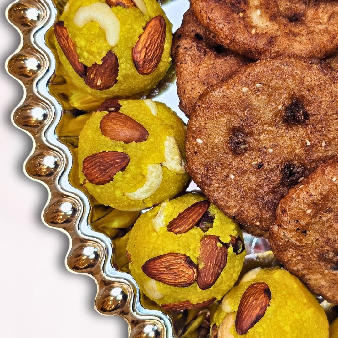 Sweet Perfection: Motichoor Laddu & Khoye Walay Andrasay