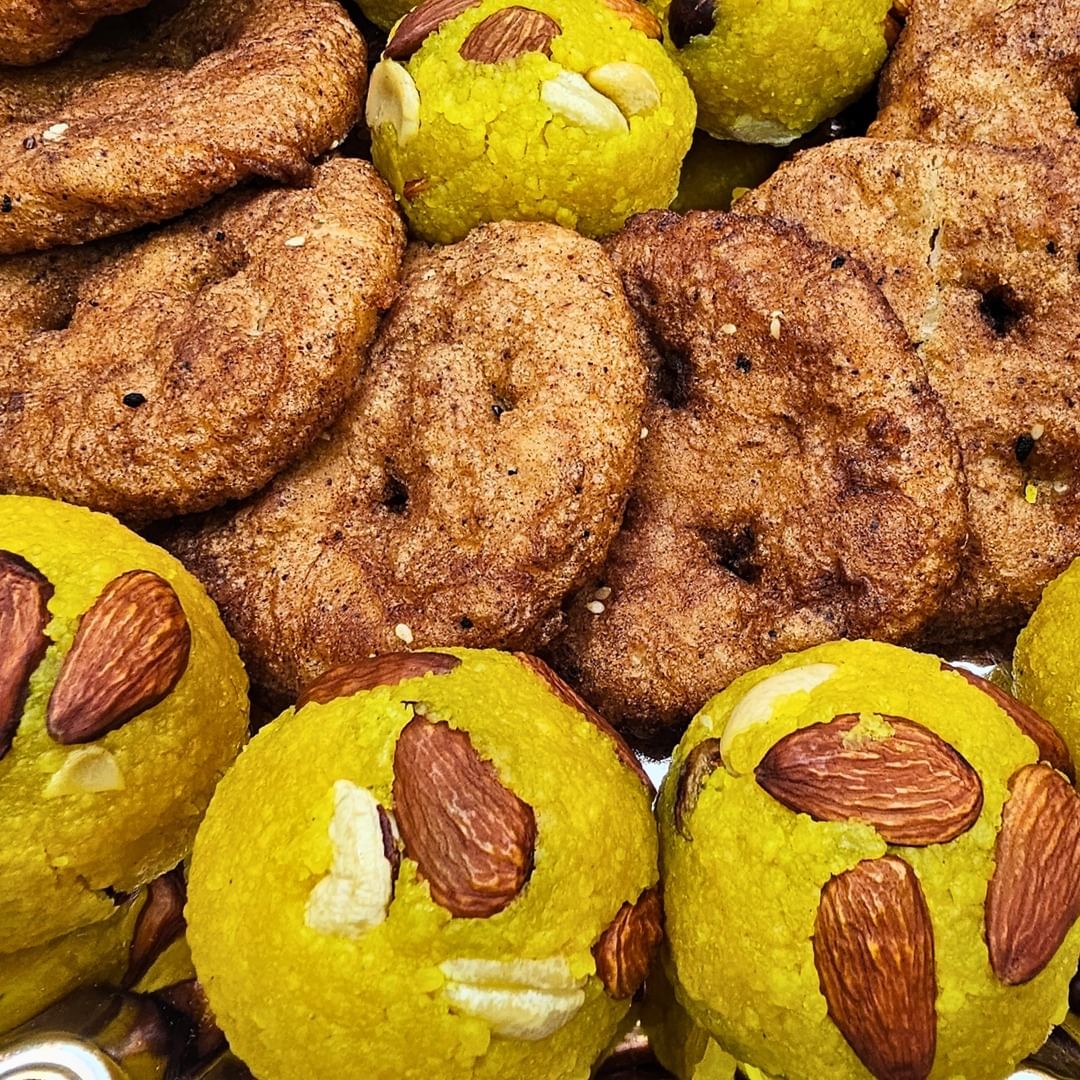 Sweet Perfection: Motichoor Laddu & Khoye Walay Andrasay