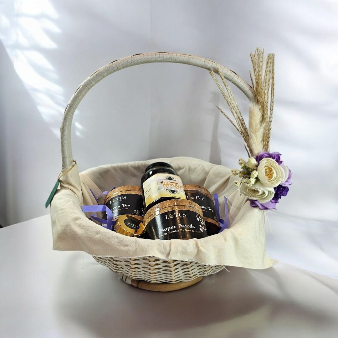  The Perfect Gift: A Healthy Basket of Goodness!